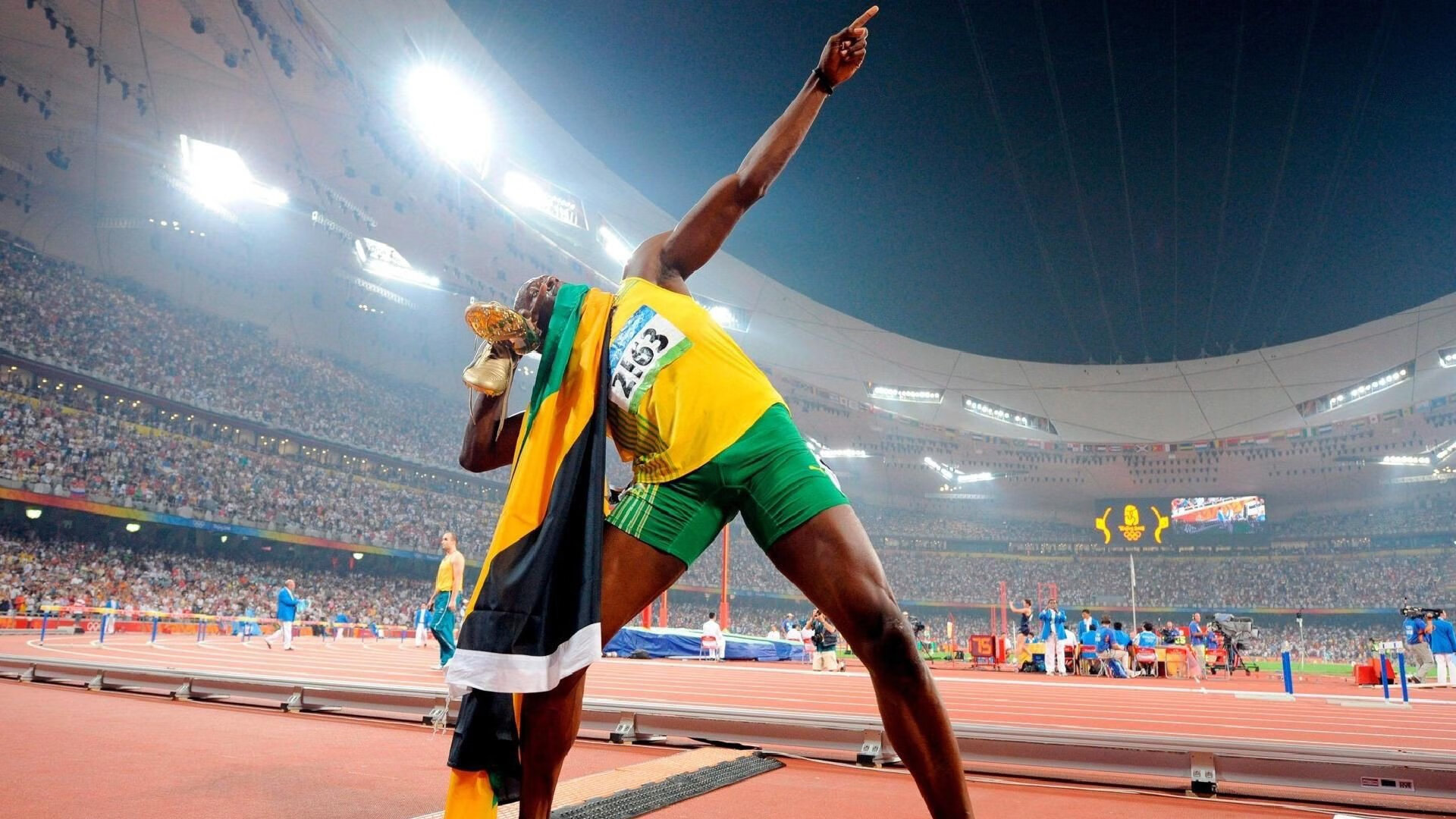 欧冠决赛惊天逆转，曼城3-2绝杀拜仁，哈兰德双响封王