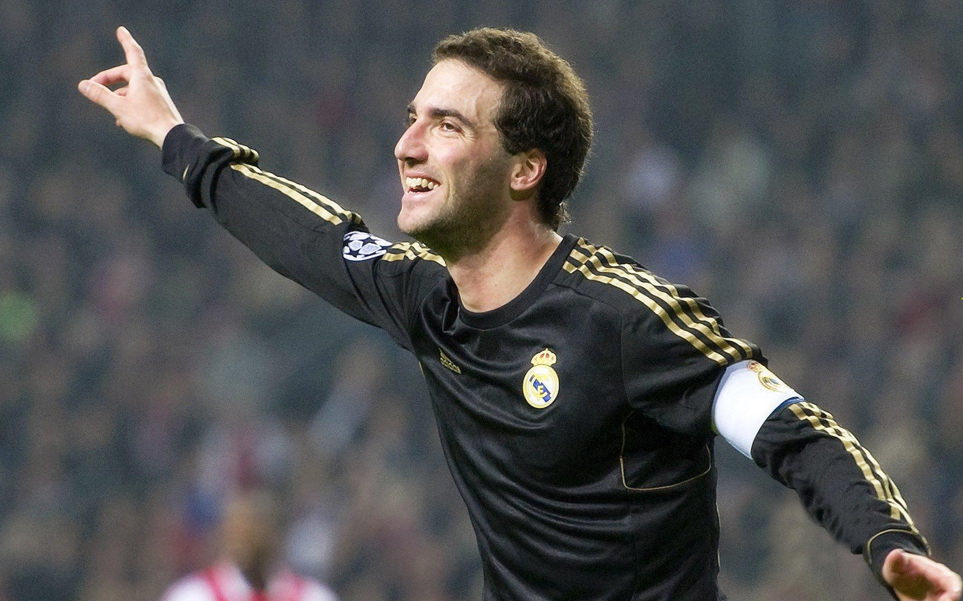 欧冠八强战火重燃，豪门对决引爆全球激情